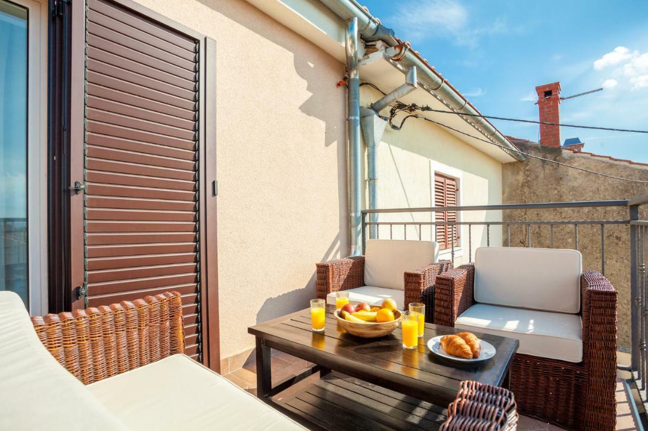 Holiday Apartment Ivica Milohnici Exterior photo