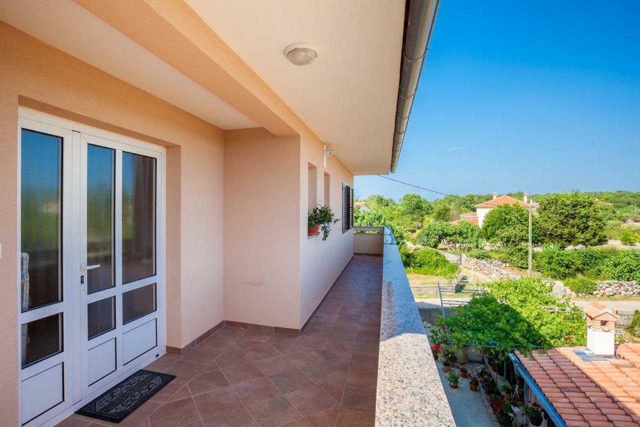 Holiday Apartment Ivica Milohnici Exterior photo