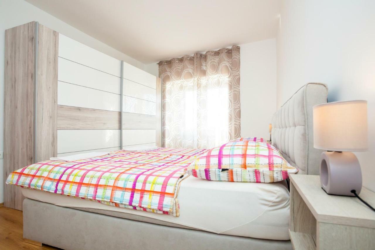 Holiday Apartment Ivica Milohnici Exterior photo
